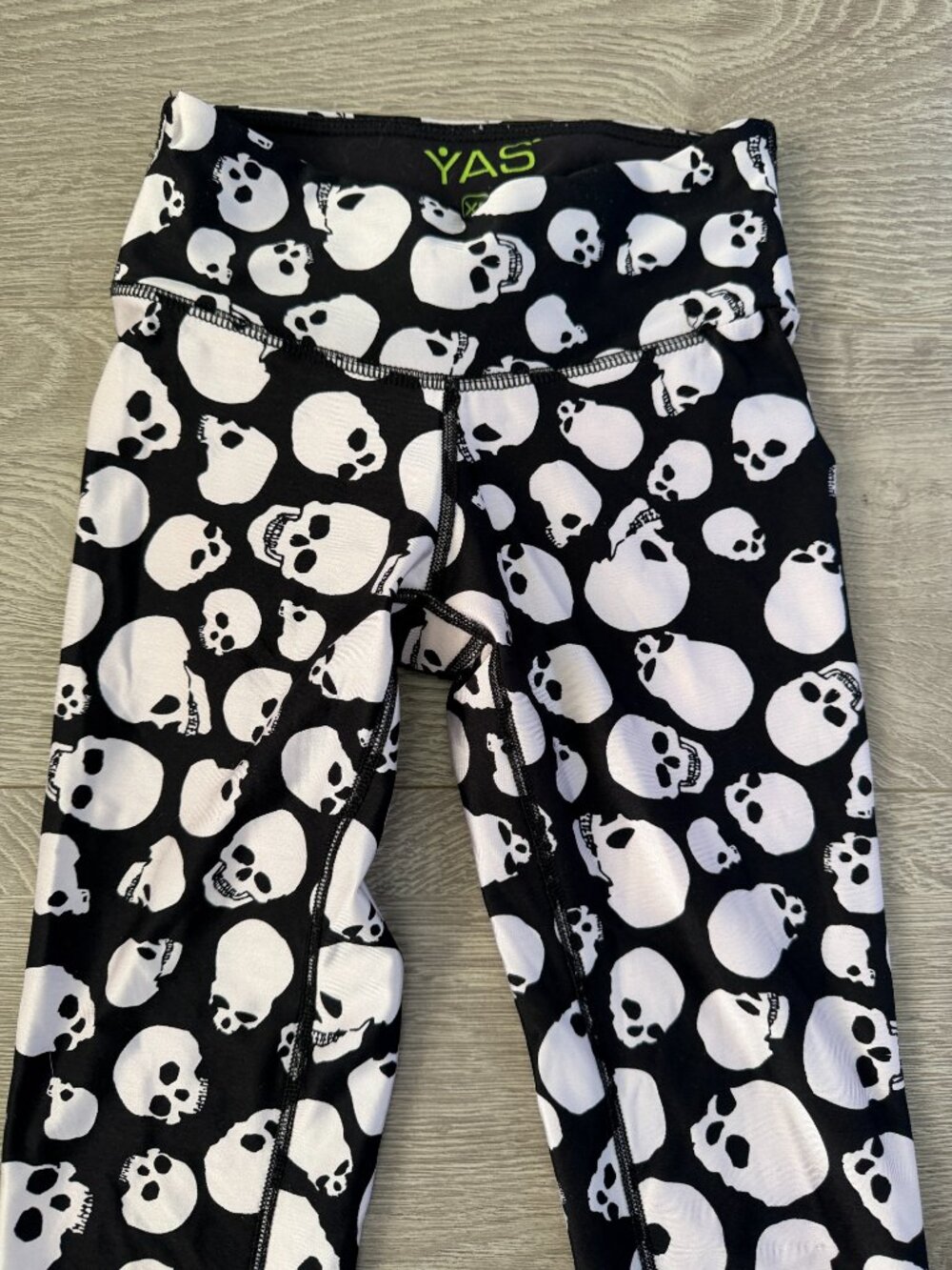 YAS Skull Print Yoga Leggings Womens XS Black White Gothic - Picture 2 of 4